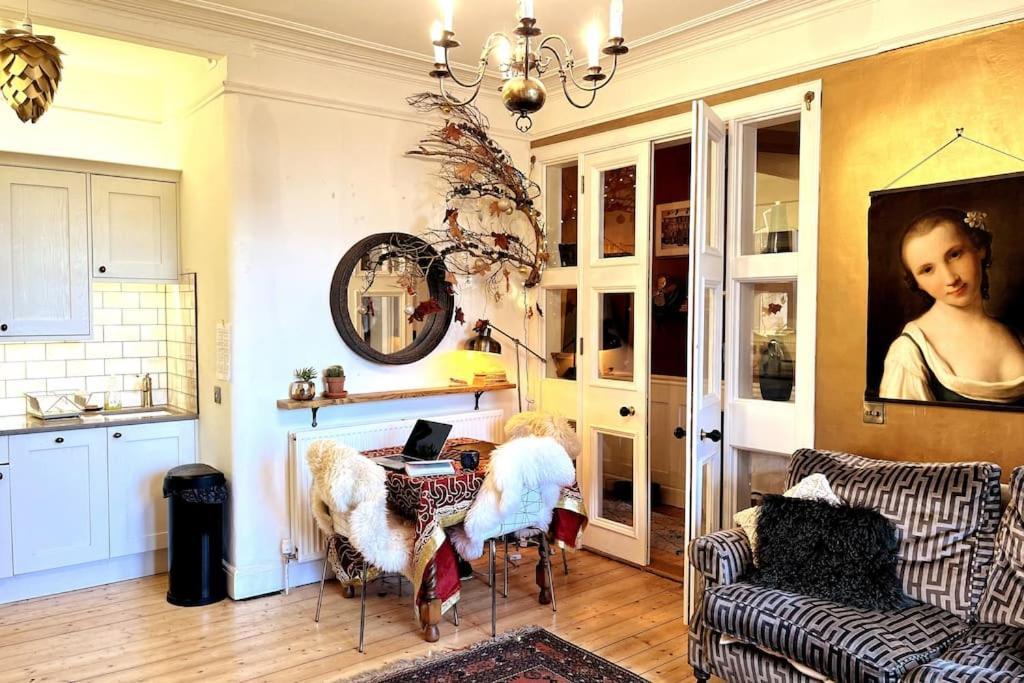 Апартаменты Holyrood Park: Lush & Arty 2 Double Bed Flat Эдинбург Экстерьер фото