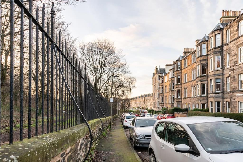 Апартаменты Holyrood Park: Lush & Arty 2 Double Bed Flat Эдинбург Экстерьер фото