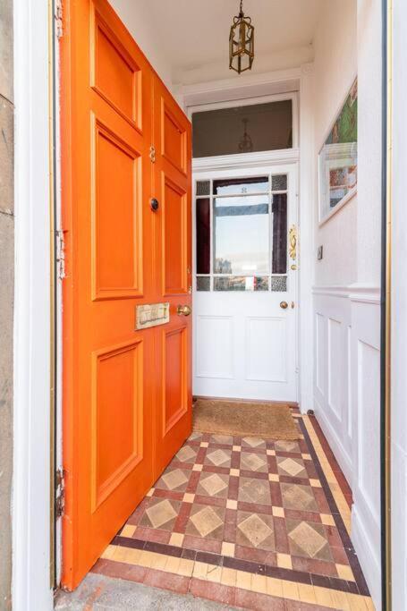 Апартаменты Holyrood Park: Lush & Arty 2 Double Bed Flat Эдинбург Экстерьер фото