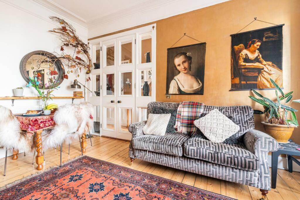 Апартаменты Holyrood Park: Lush & Arty 2 Double Bed Flat Эдинбург Экстерьер фото