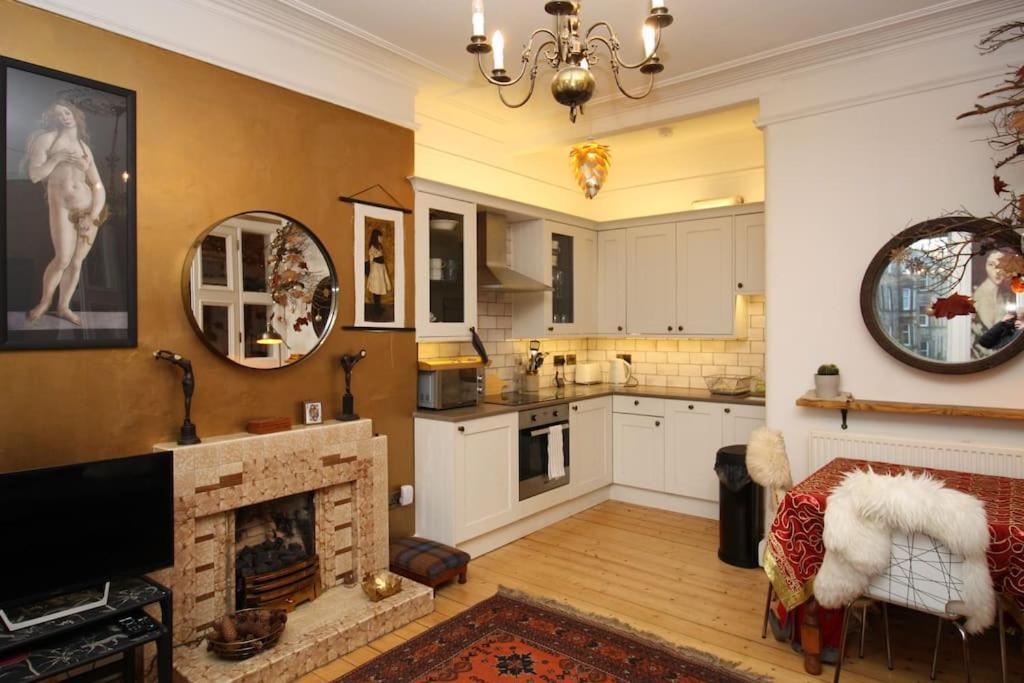 Апартаменты Holyrood Park: Lush & Arty 2 Double Bed Flat Эдинбург Экстерьер фото