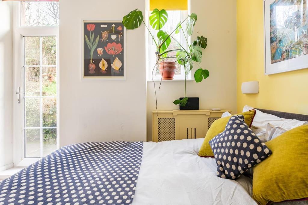 Апартаменты Holyrood Park: Lush & Arty 2 Double Bed Flat Эдинбург Экстерьер фото