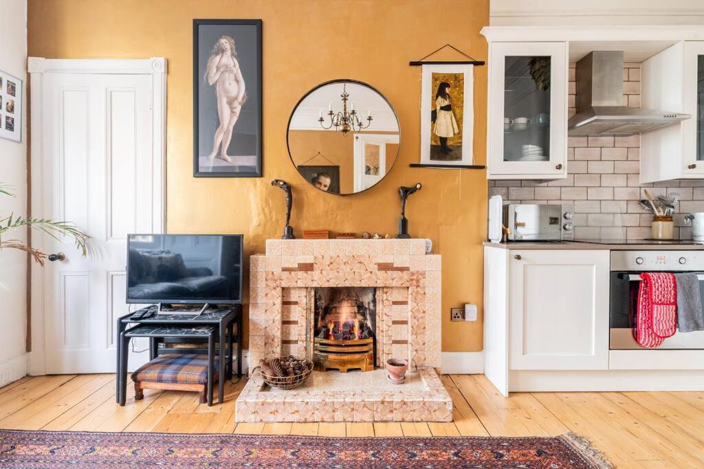 Апартаменты Holyrood Park: Lush & Arty 2 Double Bed Flat Эдинбург Экстерьер фото