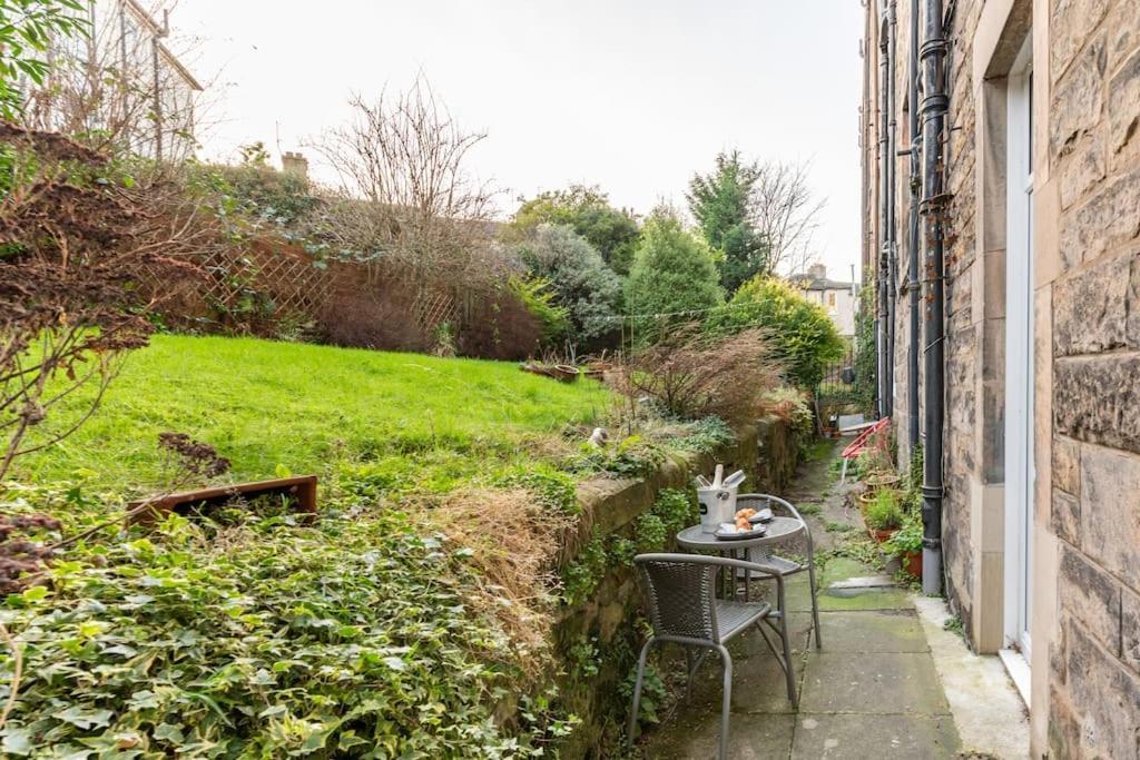 Апартаменты Holyrood Park: Lush & Arty 2 Double Bed Flat Эдинбург Экстерьер фото