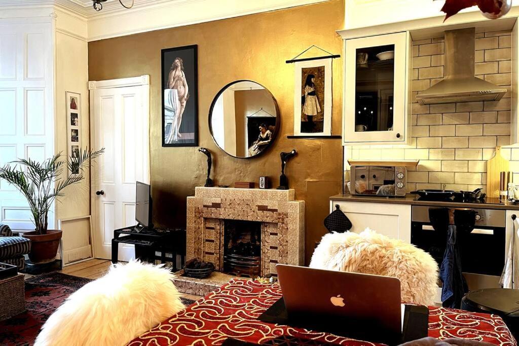 Апартаменты Holyrood Park: Lush & Arty 2 Double Bed Flat Эдинбург Экстерьер фото